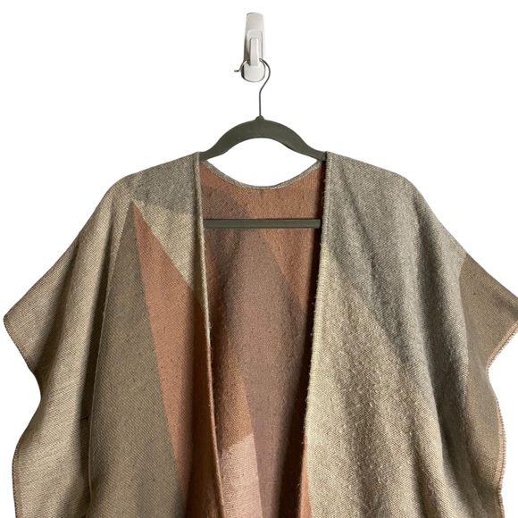 LA Express Women's Soft Knit Patterned Color Block Cardigan - Picture 2 of 7